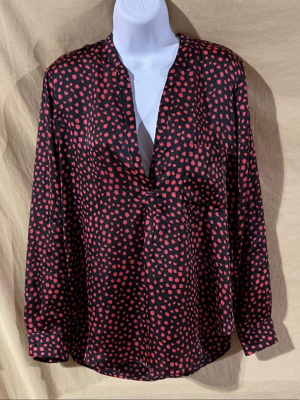 Lumiere Size M Black Blouse with Red Spot Print V-Neck